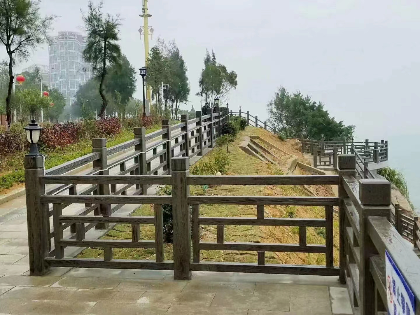 仿木圍欄的綠化技巧為空間增加活力！